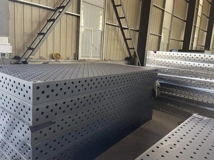 Lemar welding table in workshop Lemar welding table in workshop